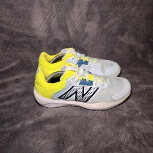 New Balance 696v6 Tennis Shoes Womens Sz 8.5 Athletic Sneakers Trainers Blue.